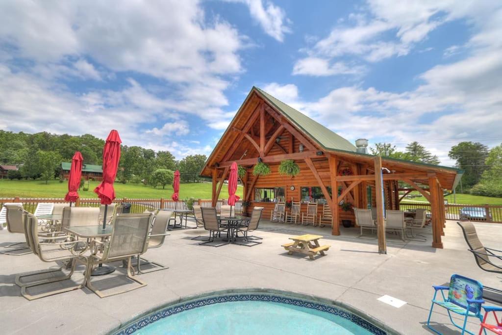 סביירוויל Private Smoky Mountain Luxury Log Home With 2 Fireplaces, Hot Tub & Community Pool מראה חיצוני תמונה